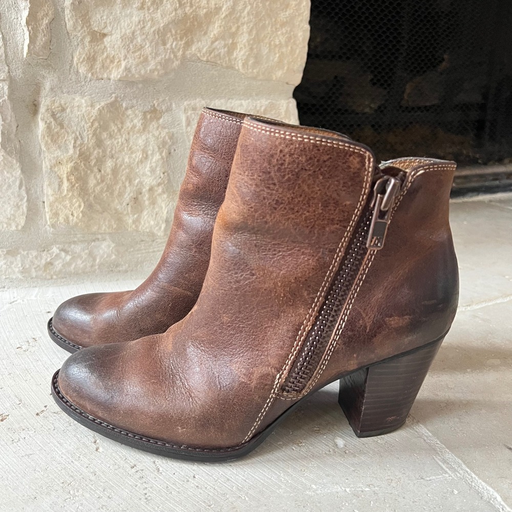 Sofft Wera Brown Leather Distressed Ankle Booties‎ Boots Size 7.5